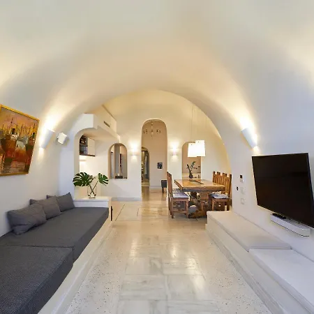 Luxury Blue Dome Santorini Vila