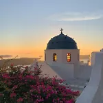 Luxury Blue Dome Santorini Villa